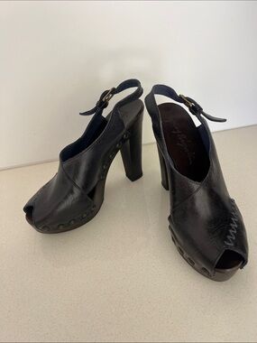Henry Beguelin Navy Leather Peep-Toe Slingback Heels size 38.5